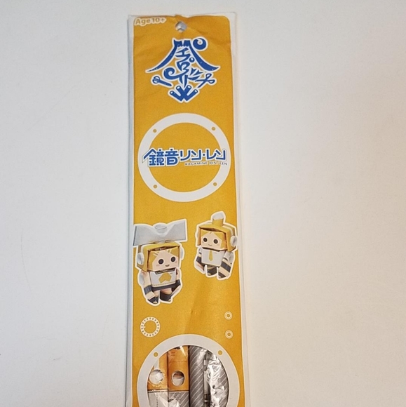 Rin Kagamine and Len Kagamine figures - Picture 9 of 15